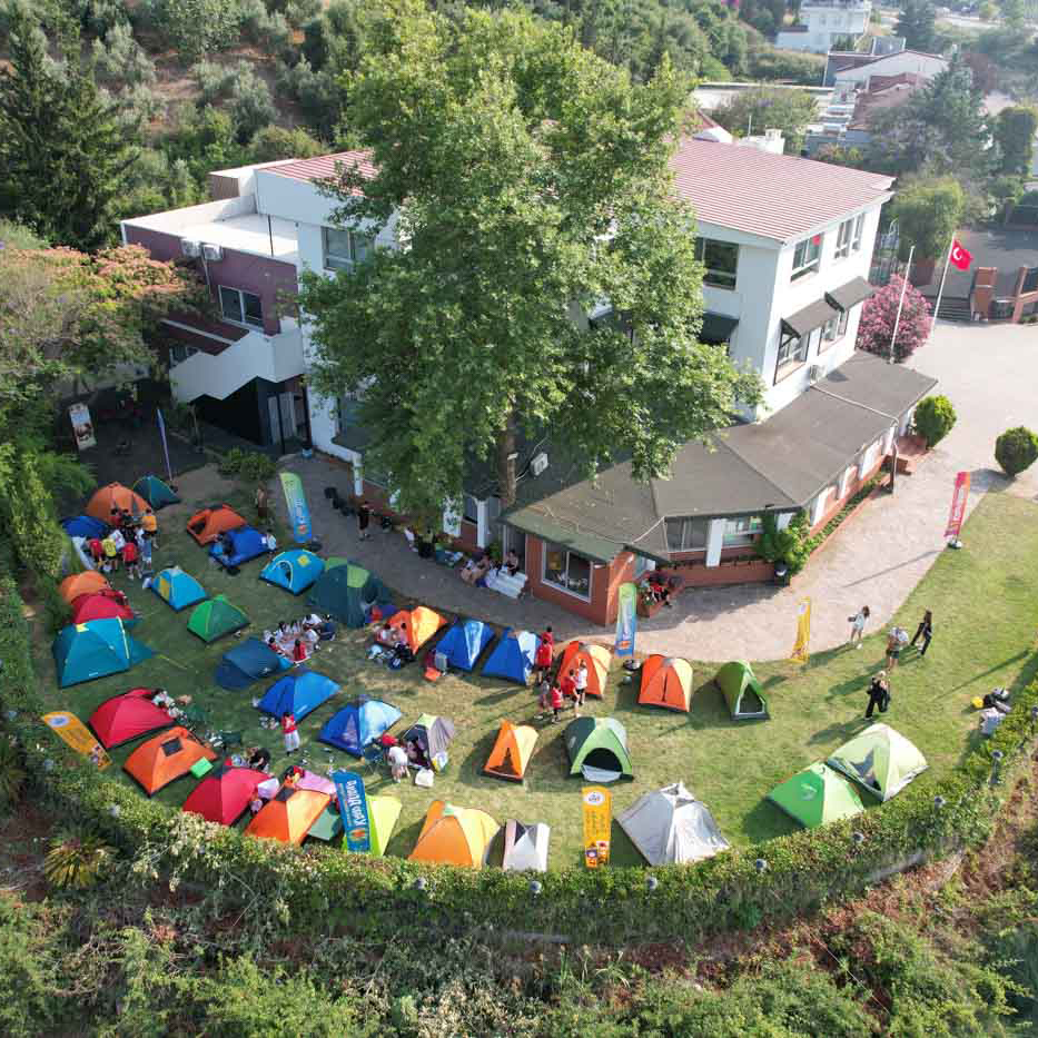 Öğrencilerimizle Doğayla İç İçe Unutulmaz Anılarla Dolu Geleneksel Kamp Etkinliğimizi Gerçekleştirdik.